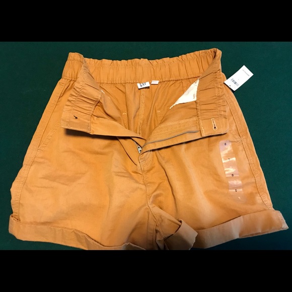 Gap shorts. New, never worn. - Picture 1 of 4